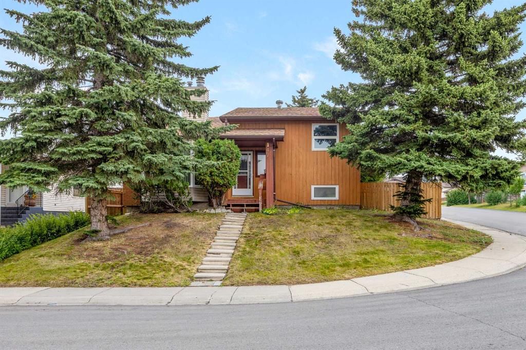 147 Whitlock Close NE, Calgary — photo 2 of 44