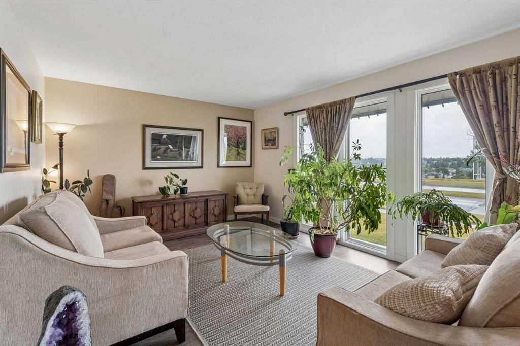 14211 Parkland Boulevard SE, Calgary — photo 5 of 44