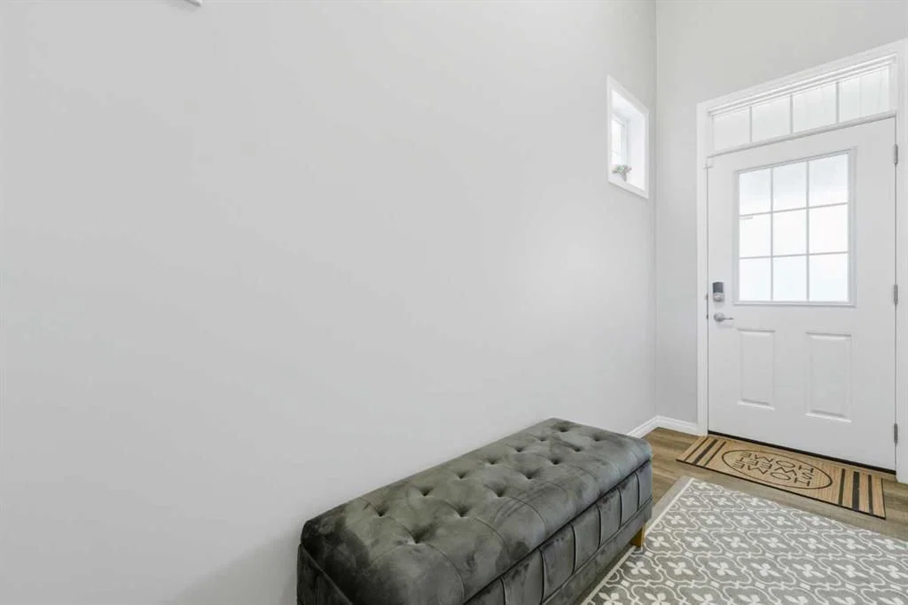 102 Yorkville Green SW, Calgary — photo 3 of 50