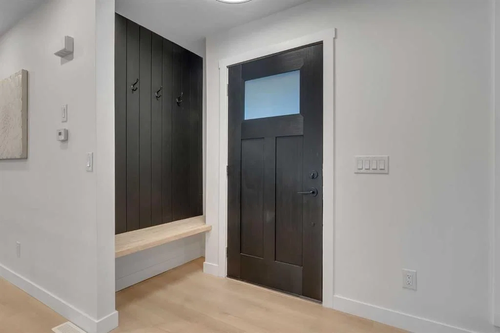 104 Oakmoor Place SW, Calgary — photo 4 of 43