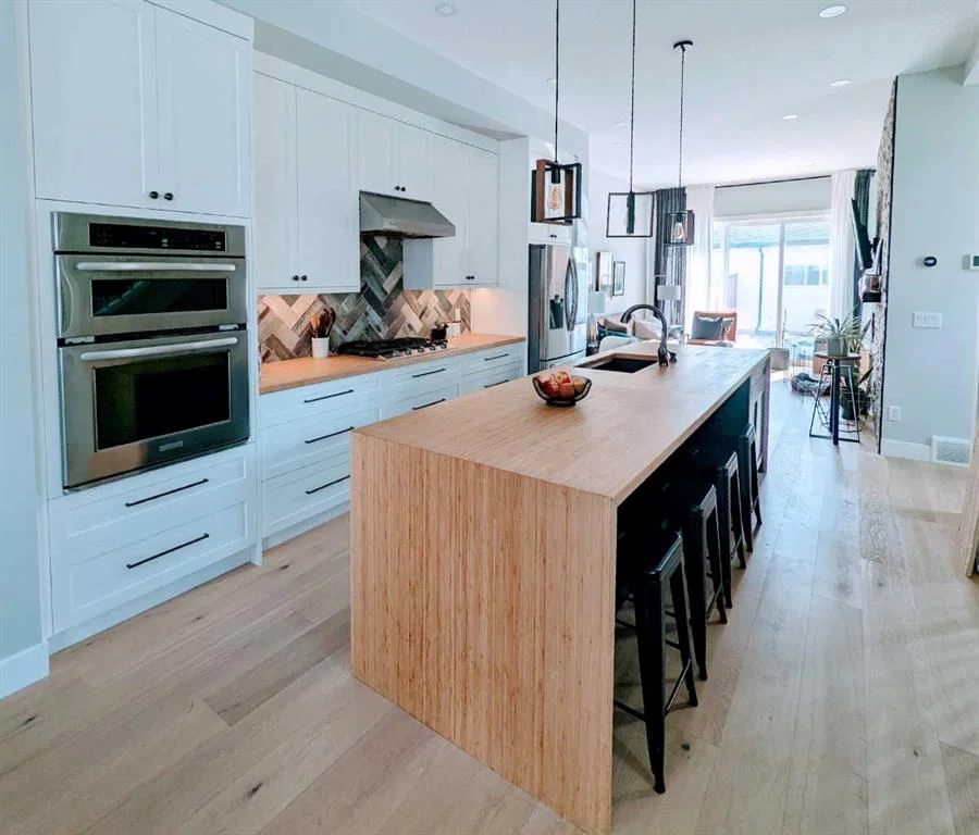 635 20 Avenue NE, Calgary — photo 2 of 23