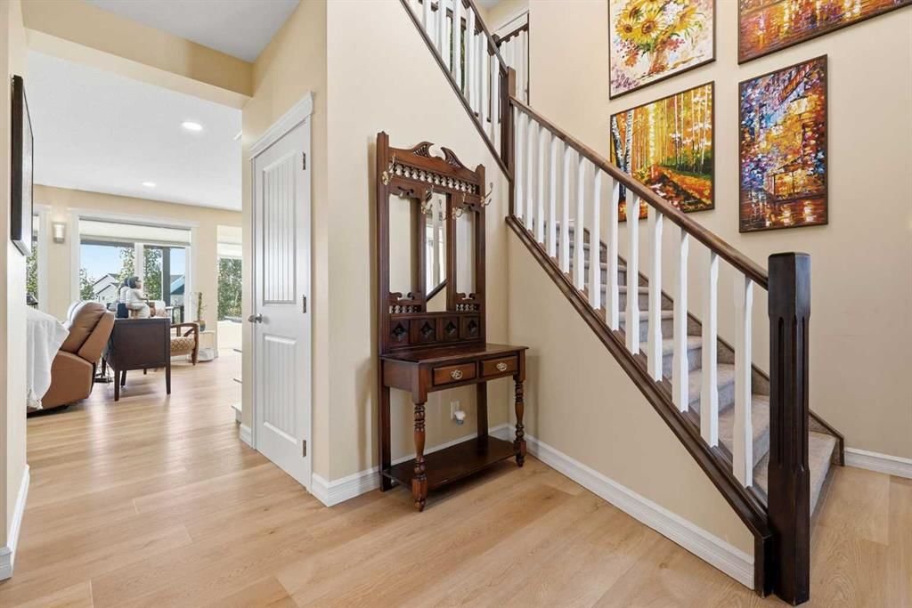 1613 Montrose Terrace SE, High River — photo 4 of 47
