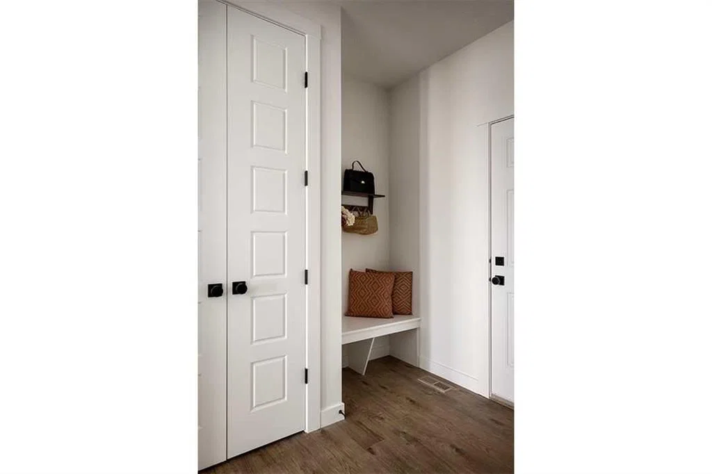 47 Marmot Grove NW, Calgary — photo 4 of 21