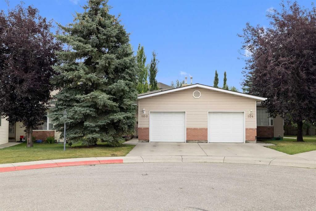 100 Dovista Court SE, Calgary — main listing photo