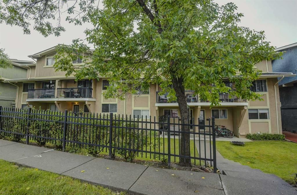 1106, 2200 Woodview Drive SW, Calgary — main listing photo