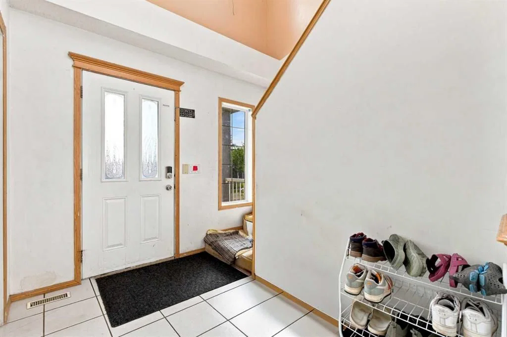 162 Taradale Drive NE, Calgary — photo 2 of 44