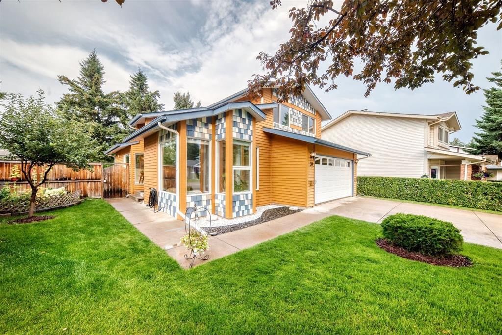 39 Woodfield Crescent SW, Calgary — photo 3 of 28