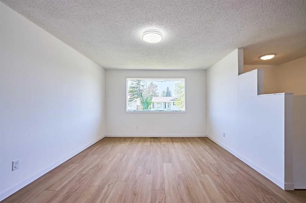 3644 Dover Ridge Drive SE, Calgary — photo 3 of 36