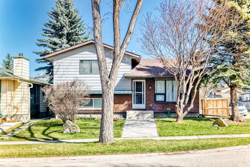 6840 4 Avenue NE, Calgary — photo 2 of 49