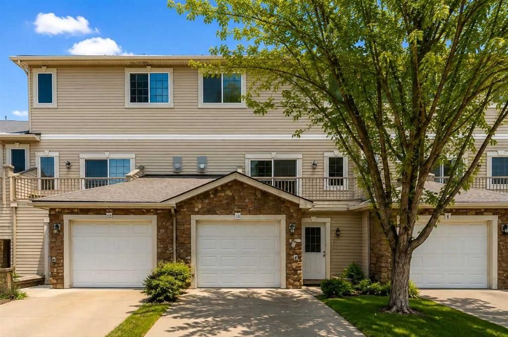 10 West Cedar Rise SW, Calgary — main listing photo