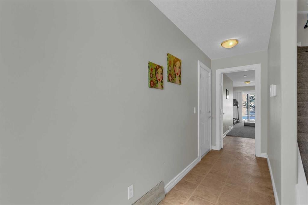 10 West Cedar Rise SW, Calgary — photo 3 of 32