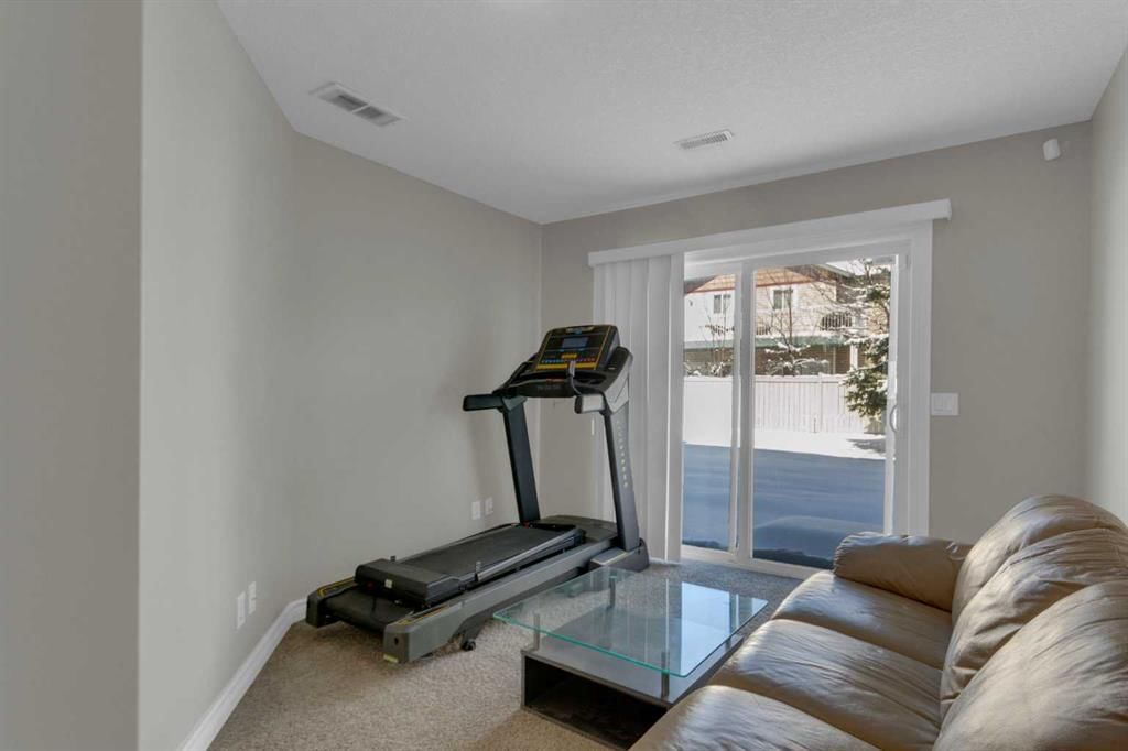 10 West Cedar Rise SW, Calgary — photo 5 of 32