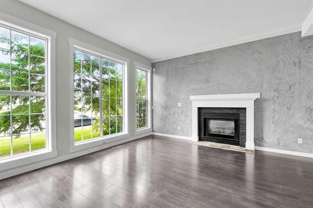 7097 Laguna Way NE, Calgary — photo 4 of 32