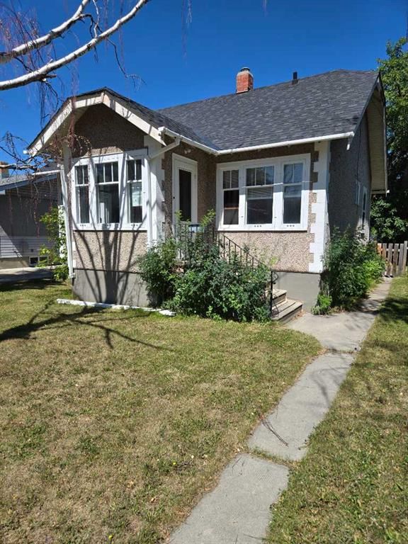 1536 23 Avenue NW, Calgary — main listing photo