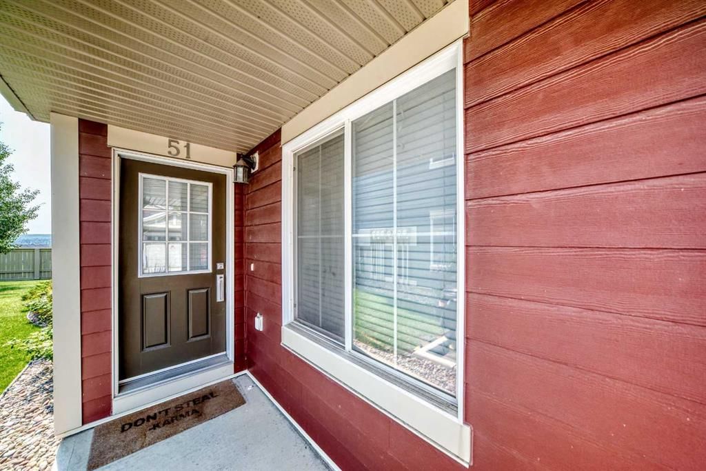 51 Evansview Gardens NW, Calgary — photo 2 of 27