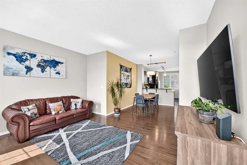 51 Evansview Gardens NW, Calgary — photo 5 of 27