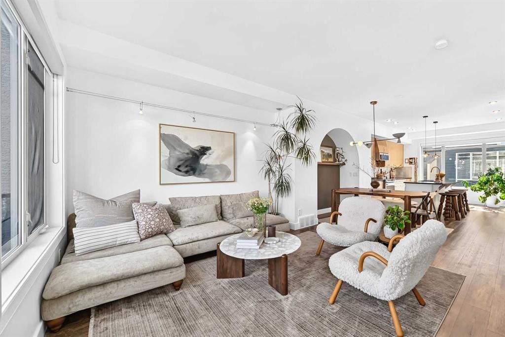 3532 21 Street SW, Calgary — main listing photo