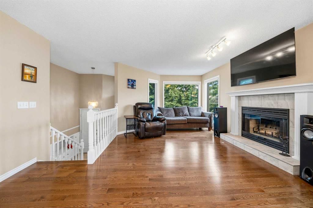36 Shannon Circle SW, Calgary — photo 5 of 42