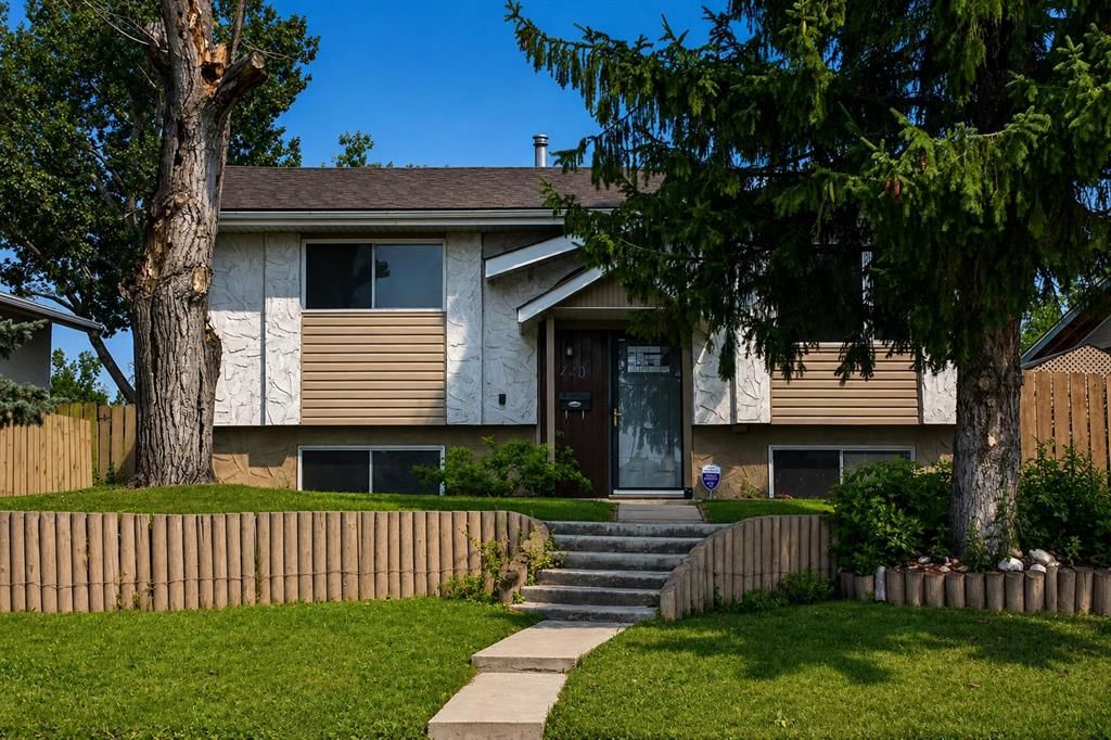 440 Ogden Drive SE, Calgary — main listing photo