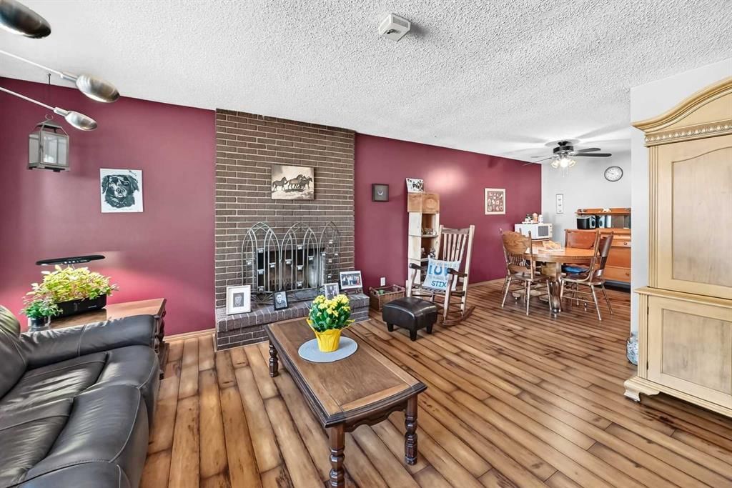 6432 Rundlehorn Drive NE, Calgary — photo 4 of 36