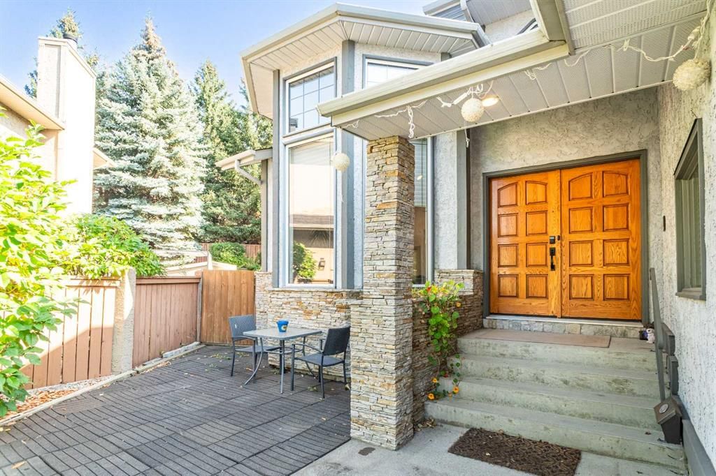 307 Woodhaven Bay SW, Calgary — photo 2 of 50