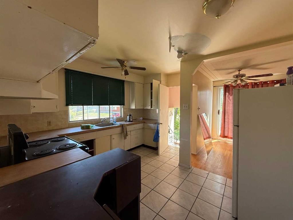 4504 Greenview Drive NE, Calgary — photo 4 of 14