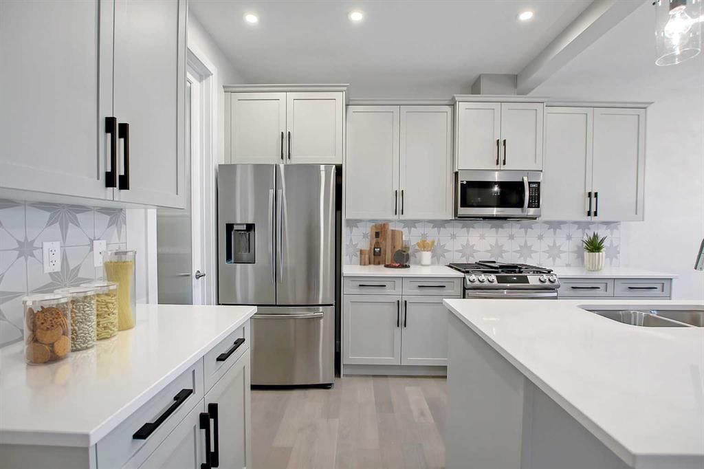 12 Topaz Place, Cochrane — photo 4 of 41