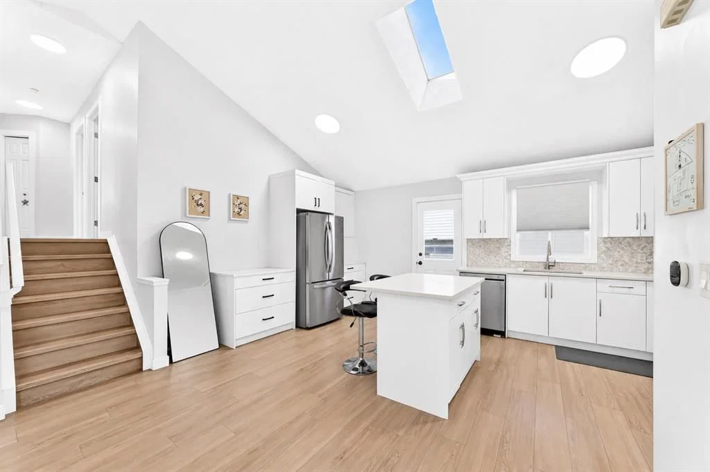 315 Appleglen Place SE, Calgary — photo 3 of 27