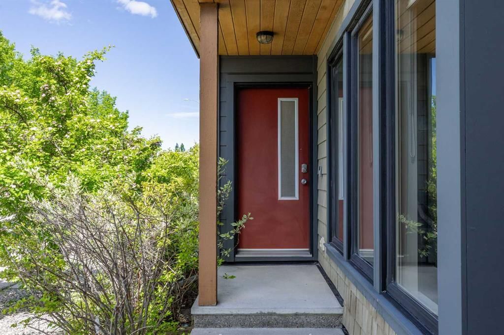140 Walden Gate SE, Calgary — photo 2 of 35