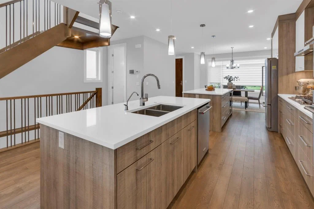 1412 41 Street SW, Calgary — photo 5 of 37