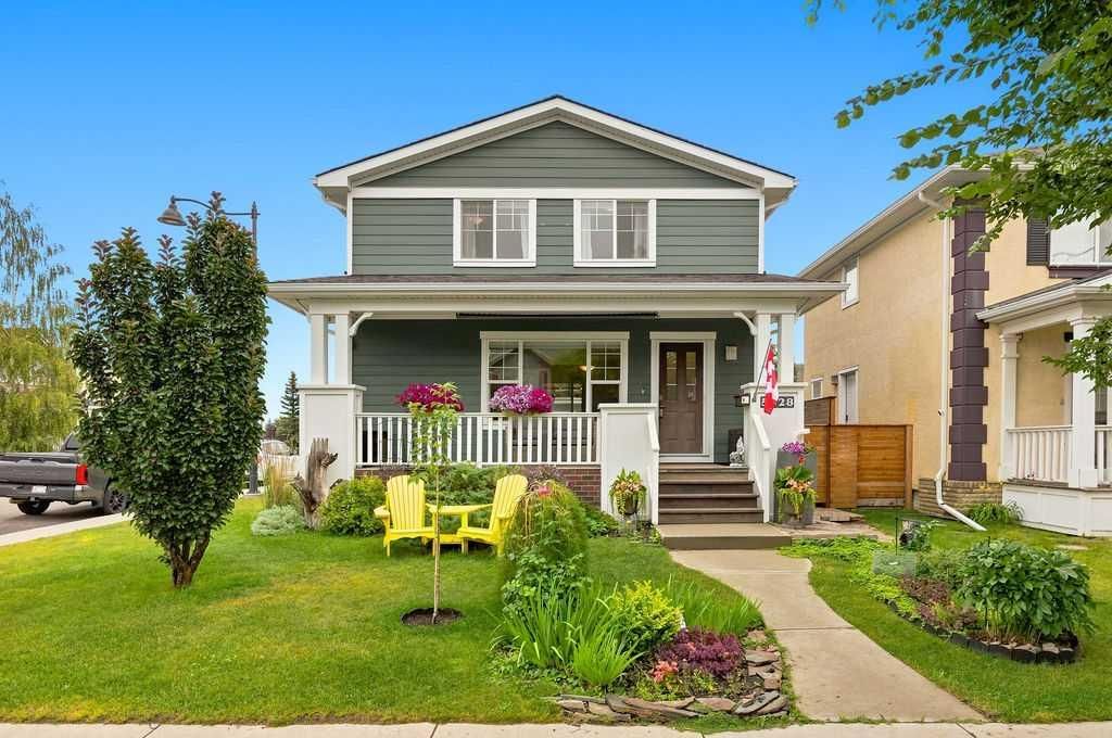 5528 Forand Street SW, Calgary — photo 2 of 47