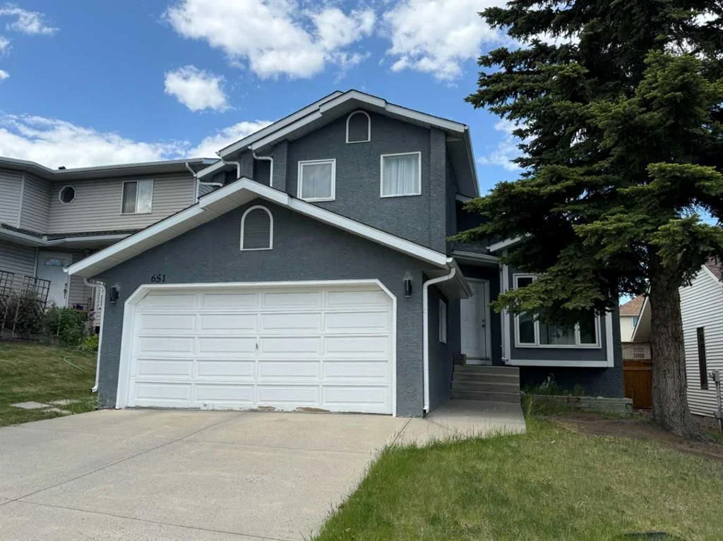 651 Macewan Drive NW, Calgary — main listing photo