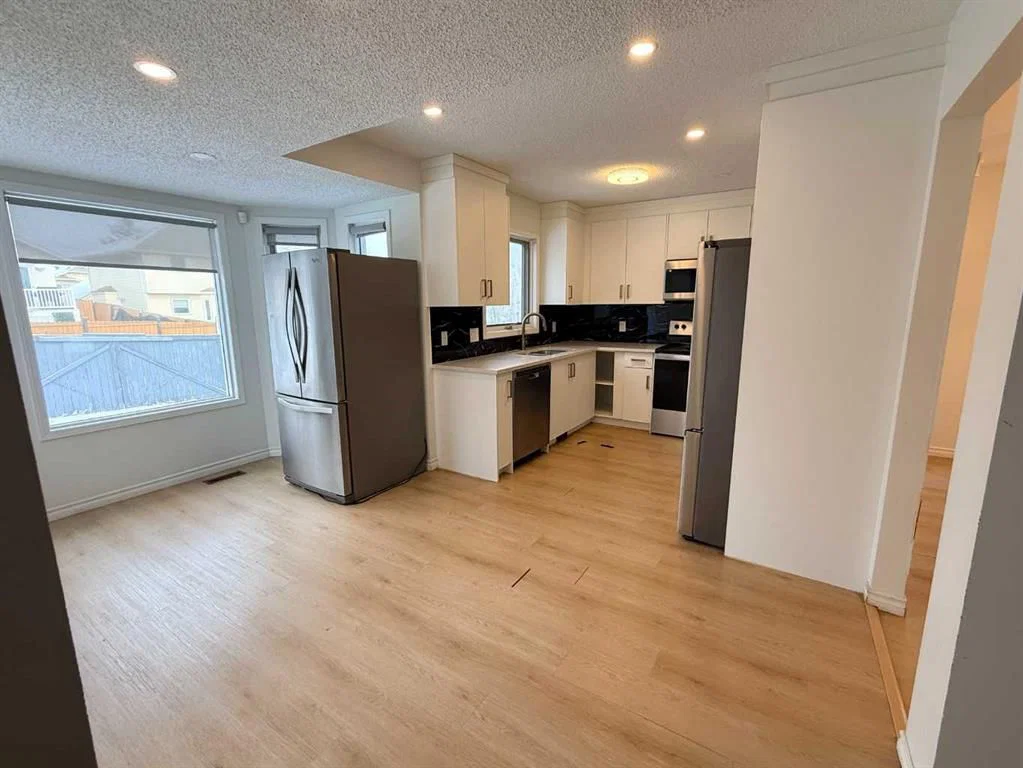 651 Macewan Drive NW, Calgary — photo 3 of 17
