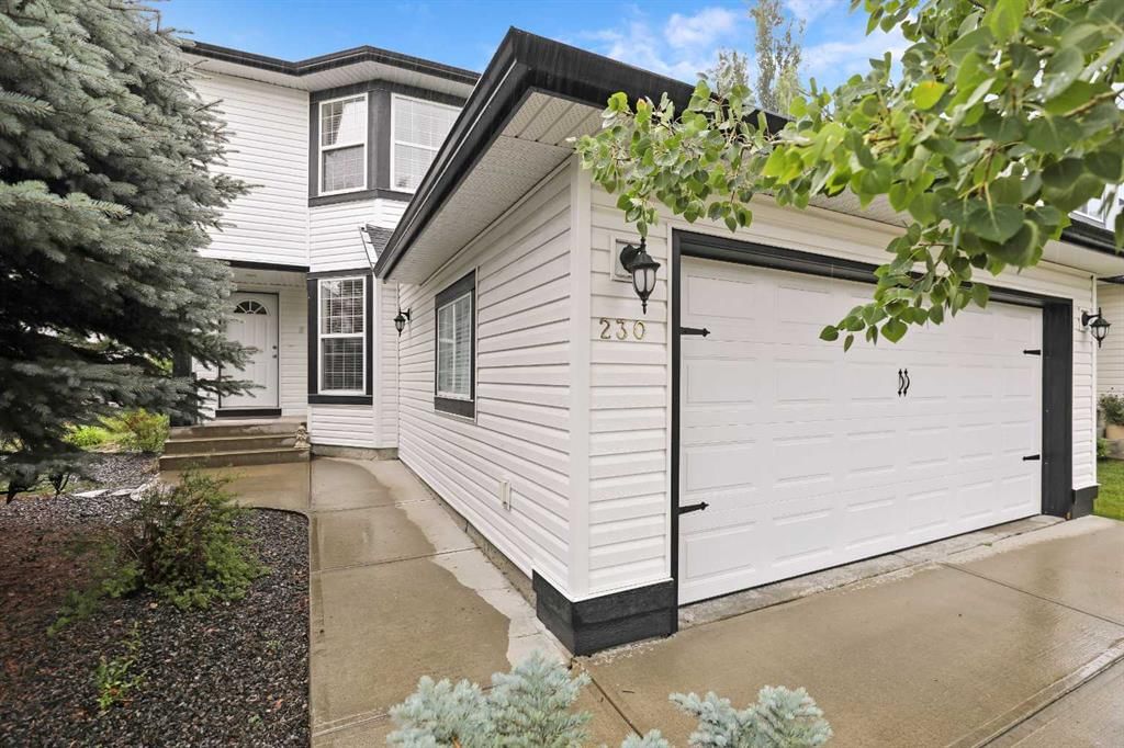 230 Shannon Square SW, Calgary — photo 2 of 41