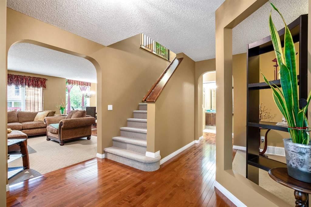 230 Shannon Square SW, Calgary — photo 5 of 41