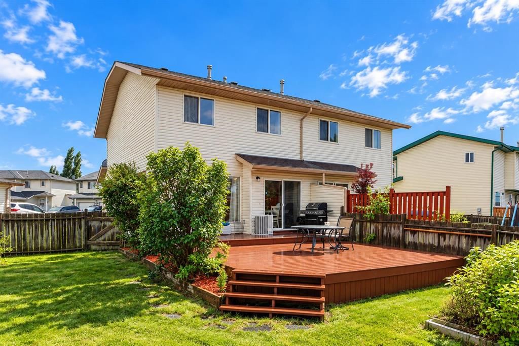 116 Quigley Close, Calgary — semi detached (half duplex) for sale