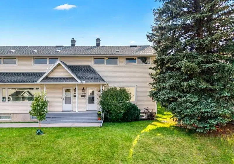639 Merrill Drive NE, Calgary — photo 2 of 43