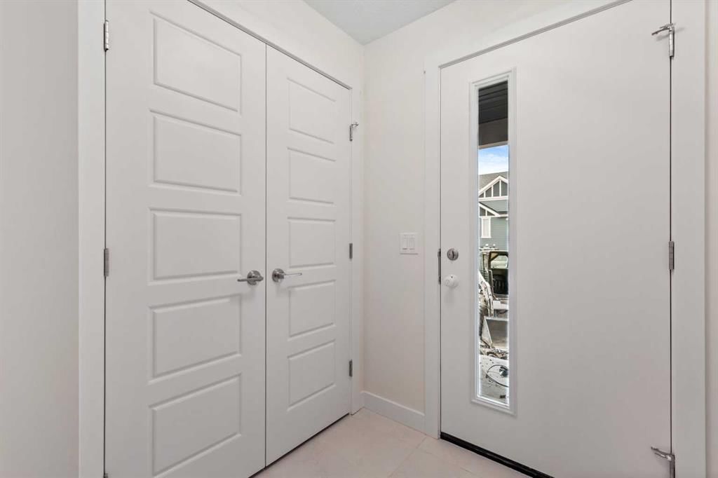 12 Waterford Glen, Chestermere — photo 3 of 29