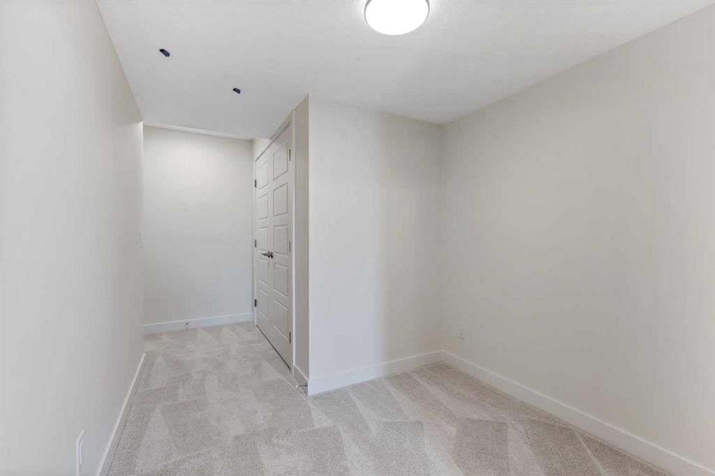 12 Waterford Glen, Chestermere — photo 5 of 29