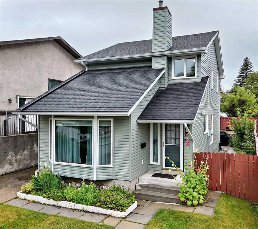 1487 Berkley Drive NW, Calgary — photo 3 of 44