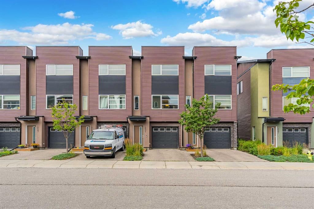 231 Covecreek Circle NE, Calgary — main listing photo