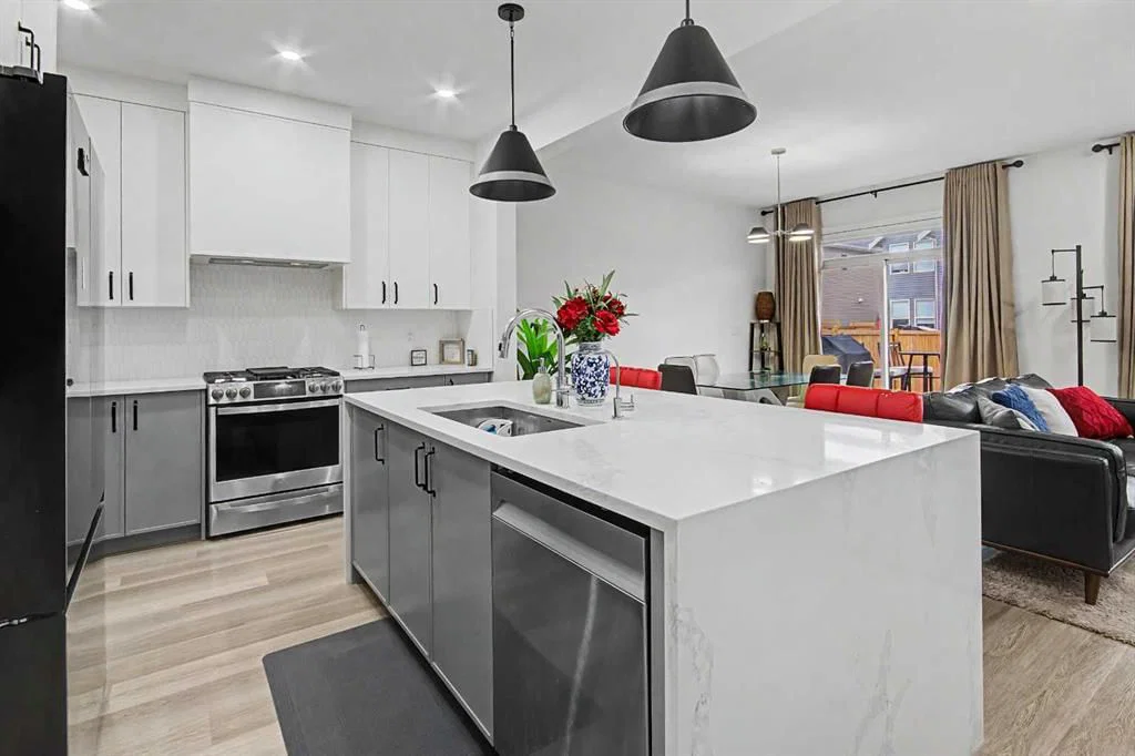 67 Copperhead Grove SE, Calgary — photo 3 of 37