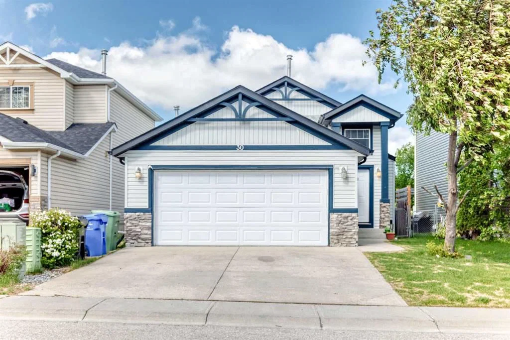 30 Covehaven View NE, Calgary — main listing photo