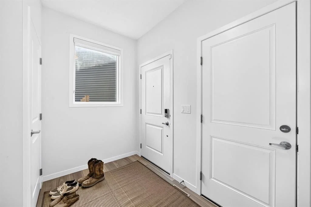 118 Belmont Crescent SW, Calgary — photo 2 of 50