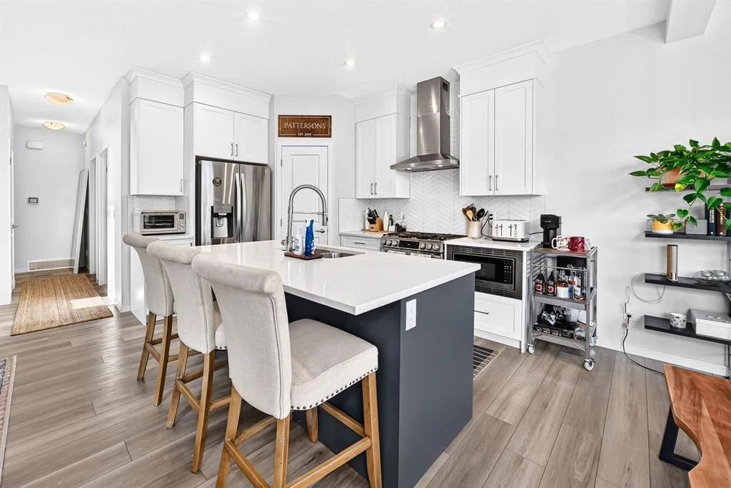 118 Belmont Crescent SW, Calgary — photo 4 of 50