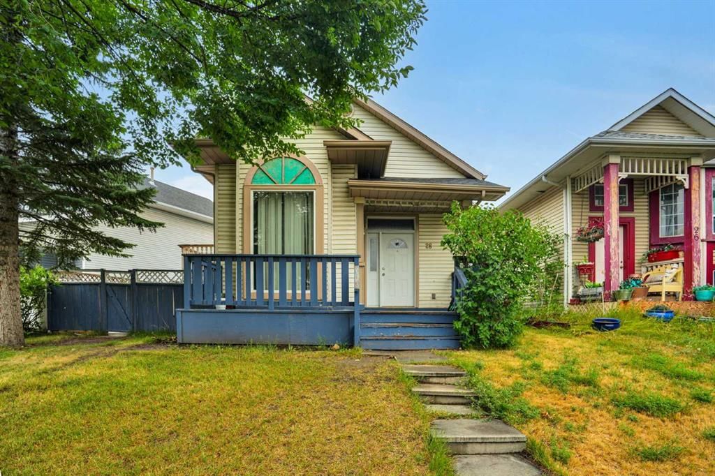 28 Martinridge Road NE, Calgary — main listing photo