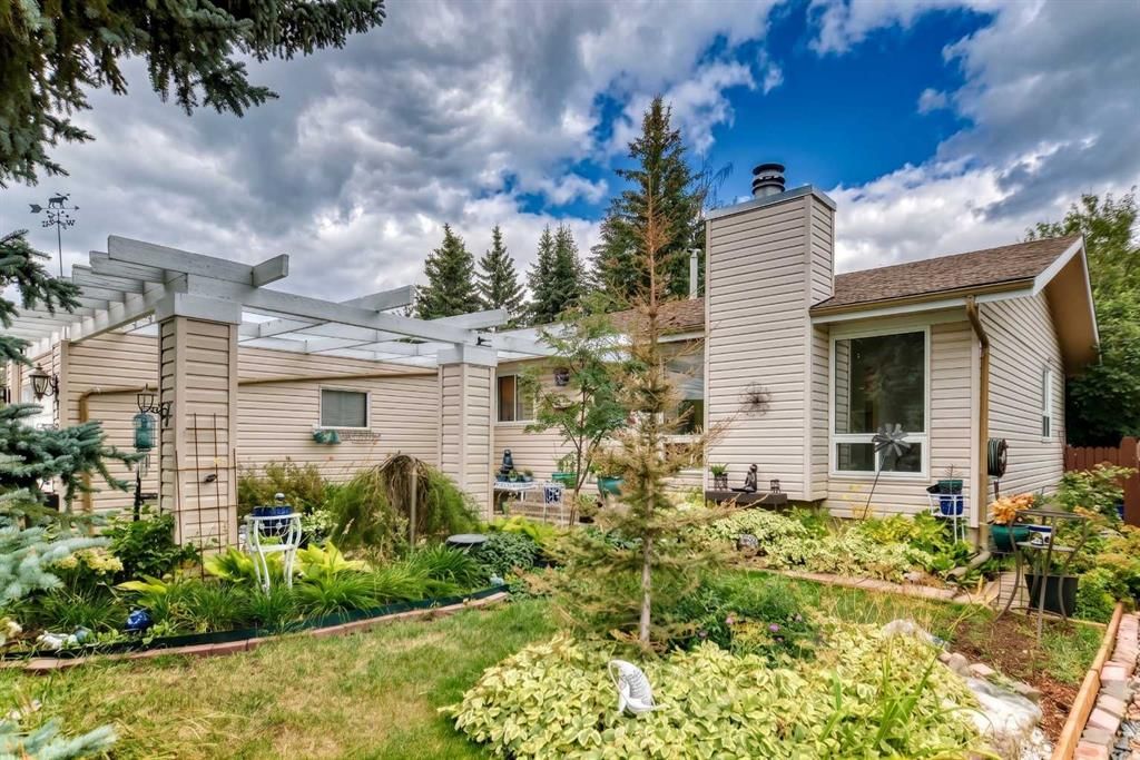 631 Brookpark Drive SW, Calgary — photo 3 of 40