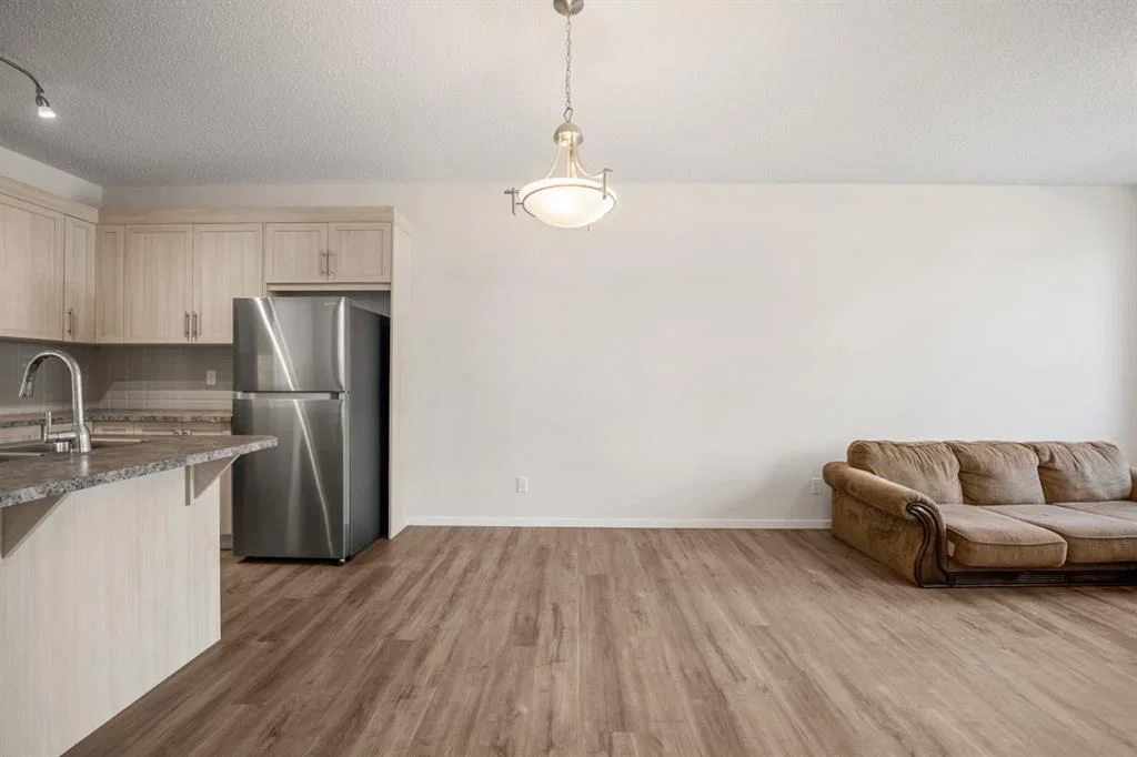 61 Cityline Gate NE, Calgary — photo 5 of 48
