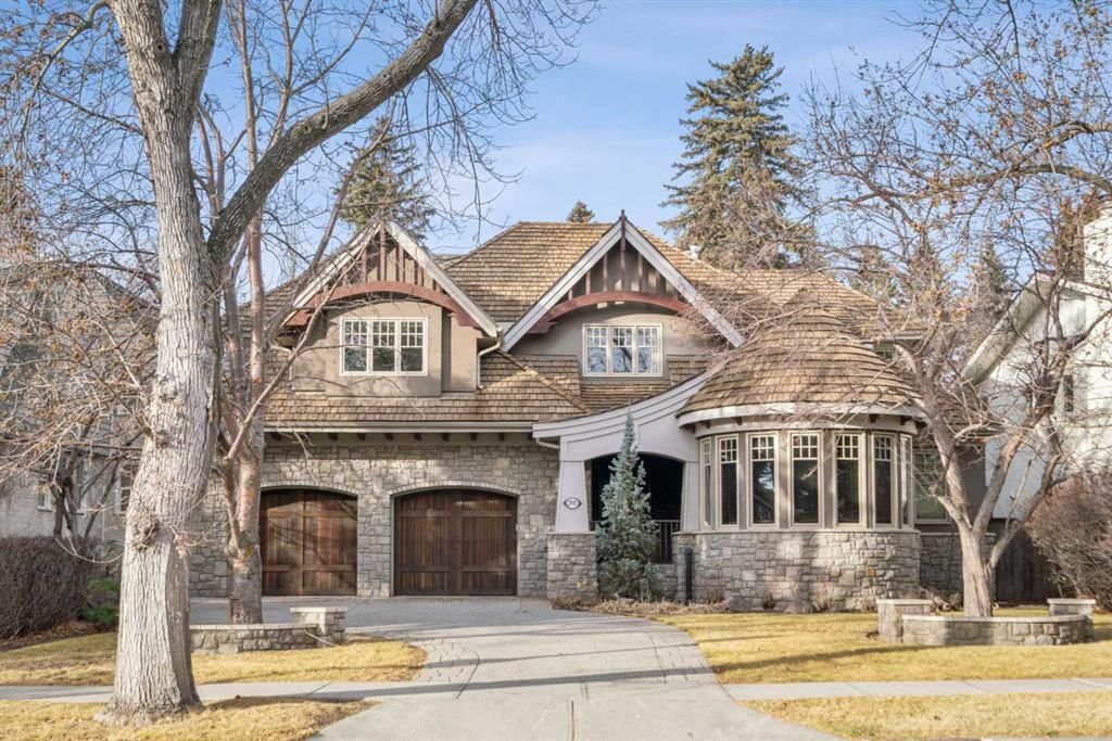 2905 Carleton Street SW, Calgary — main listing photo