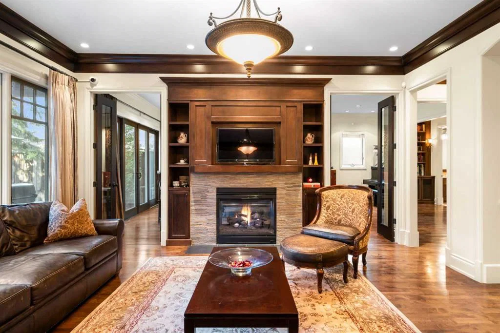 2905 Carleton Street SW, Calgary — photo 4 of 50